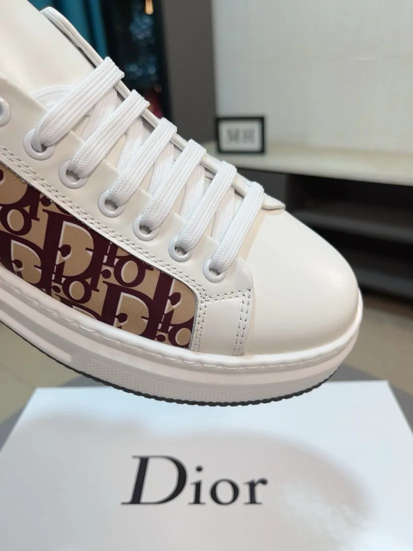 Ex-factory price 400🌹🌹【Dior】Best-selling model, world premiere on official website🔝High-end brand of men's shoes, latest series on official website: The upper is made of imported cowhide with specially designed fabrics➕Mesh breathable lining. Make walking more convenient and comfortable! Compared with the official quality, Midea’s 1:1 replica. Create a fashionable personality to set off your uniqueness! A must-have for trendy men! Classic style. Men's sizes: 38-44.